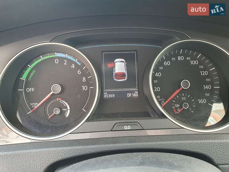 Хетчбек Volkswagen e-Golf 2016 в Тернополі