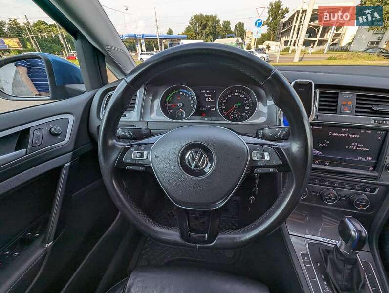 Хетчбек Volkswagen e-Golf 2015 в Львові