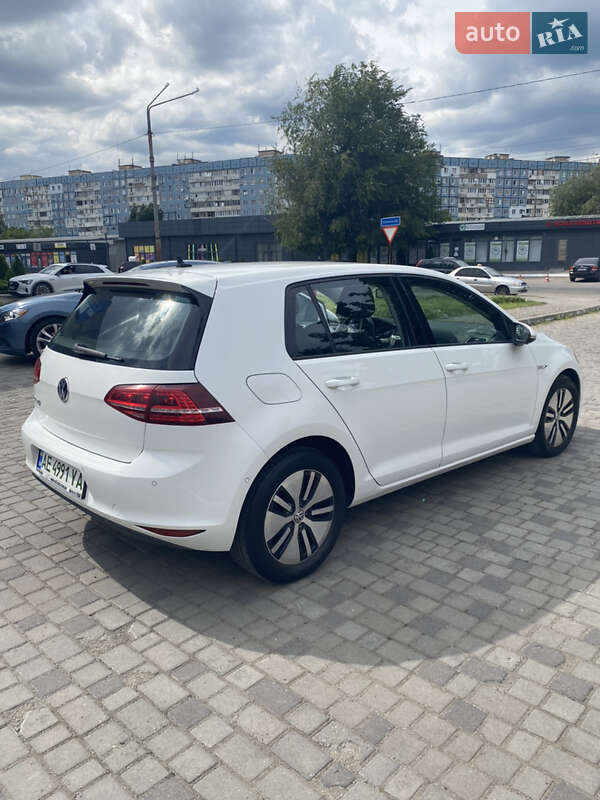 Хетчбек Volkswagen e-Golf 2014 в Дніпрі