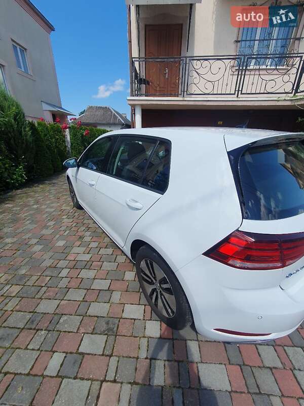 Хэтчбек Volkswagen e-Golf 2018 в Стрые фото 12 Хэтчбек Volkswagen e-Golf 2018 в Стрые