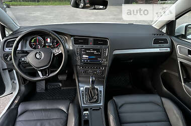Хетчбек Volkswagen e-Golf 2016 в 