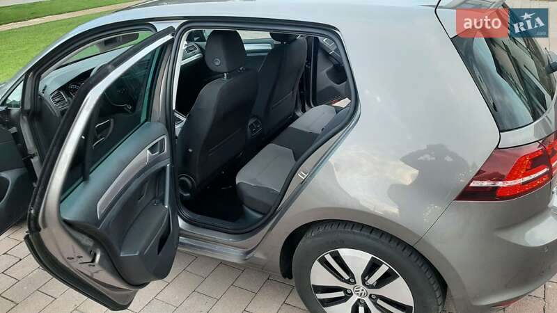 Хэтчбек Volkswagen e-Golf 2015 в Киеве