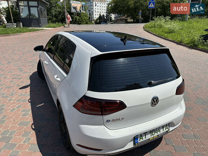 Хетчбек Volkswagen e-Golf 2017 в Івано-Франківську фото 25 Хетчбек Volkswagen e-Golf 2017 в Івано-Франківську