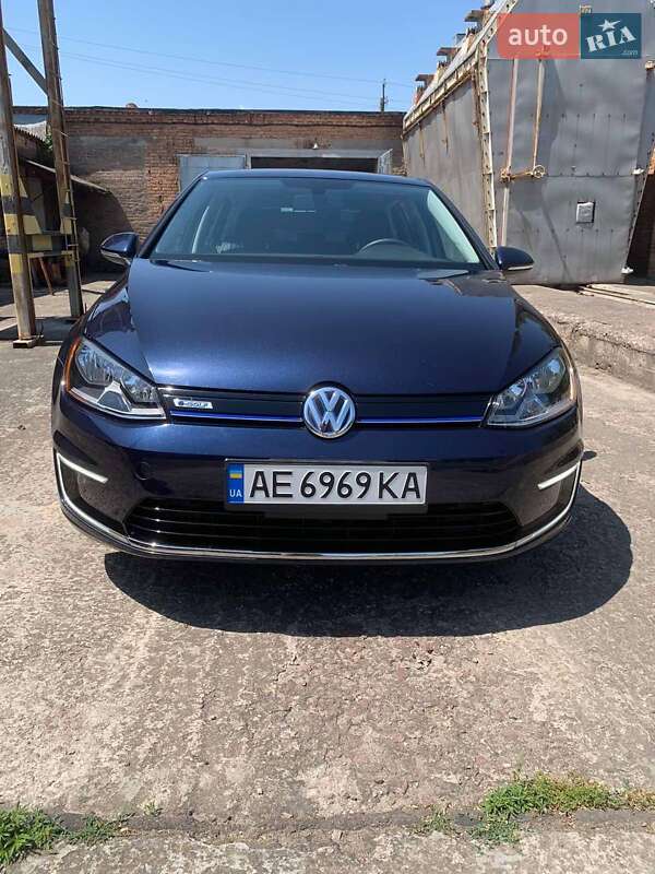 Volkswagen e-Golf 2015