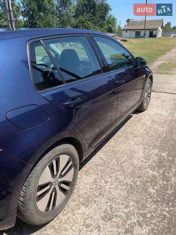 Хэтчбек Volkswagen e-Golf 2015 в Покрове