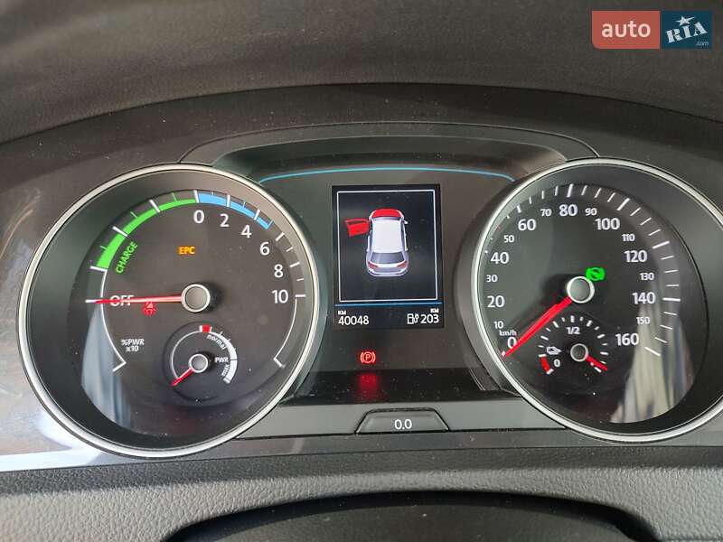 Хетчбек Volkswagen e-Golf 2020 в Черкасах