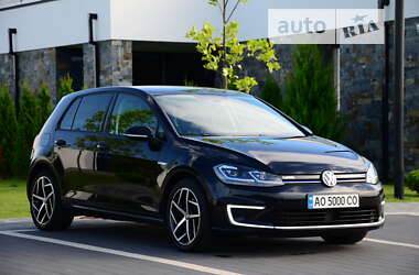 Хетчбек Volkswagen e-Golf 2018 в 