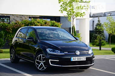 Хетчбек Volkswagen e-Golf 2018 в 
