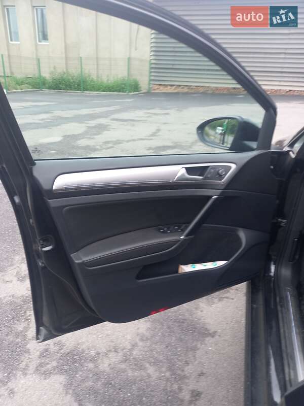 Хетчбек Volkswagen e-Golf 2016 в Вінниці