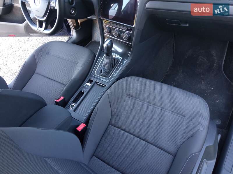 Хетчбек Volkswagen e-Golf 2020 в Чернівцях