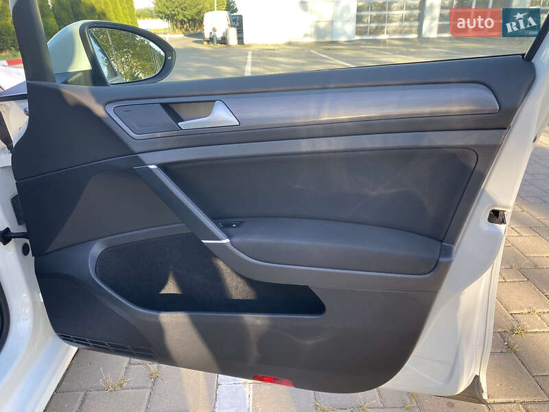 Хетчбек Volkswagen e-Golf 2019 в Миколаєві