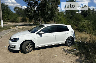 Хетчбек Volkswagen e-Golf 2015 в Дніпрі