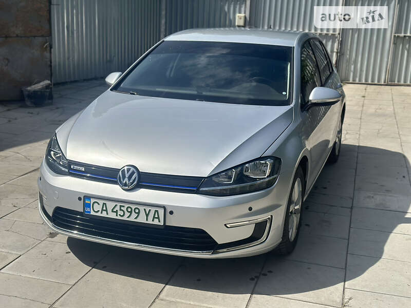 Хэтчбек Volkswagen e-Golf 2016 в Смеле