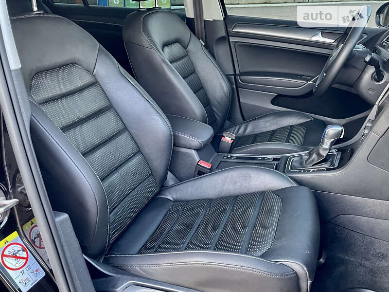 Хетчбек Volkswagen e-Golf 2017 в Харкові