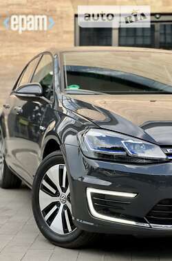 Хэтчбек Volkswagen e-Golf 2020 в 