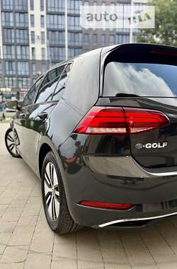 Хэтчбек Volkswagen e-Golf 2020 в 