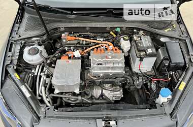 Хэтчбек Volkswagen e-Golf 2020 в 