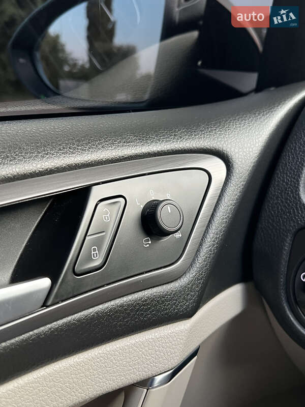 Хетчбек Volkswagen e-Golf 2017 в Бердичеві