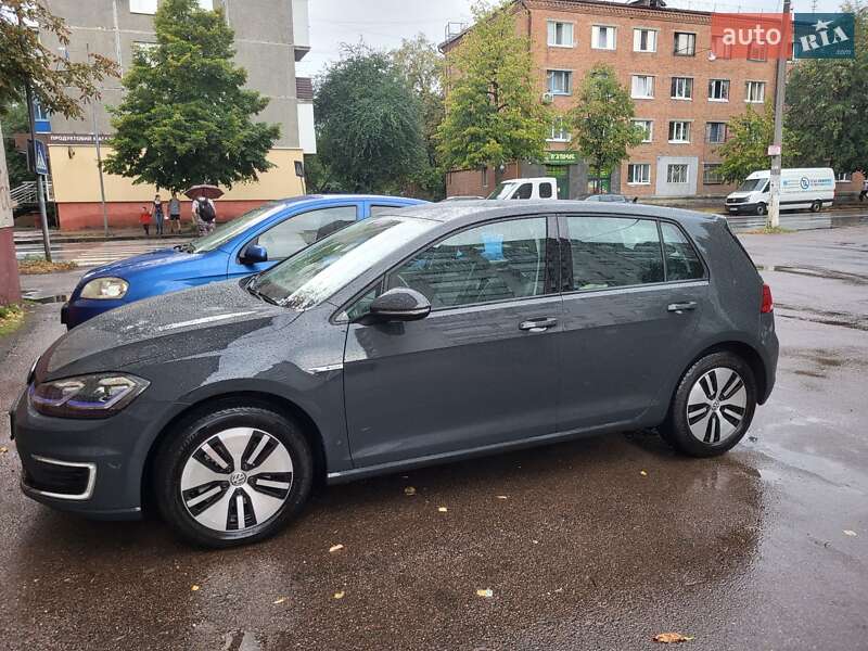 Хетчбек Volkswagen e-Golf 2019 в Житомирі