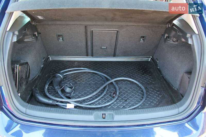 Хетчбек Volkswagen e-Golf 2017 в Одесі