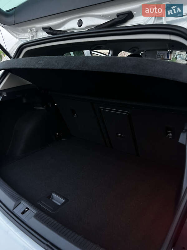 Хетчбек Volkswagen e-Golf 2020 в Івано-Франківську