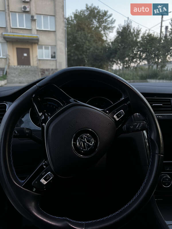 Хетчбек Volkswagen e-Golf 2020 в Івано-Франківську