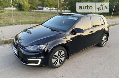 Хетчбек Volkswagen e-Golf 2015 в Запоріжжі