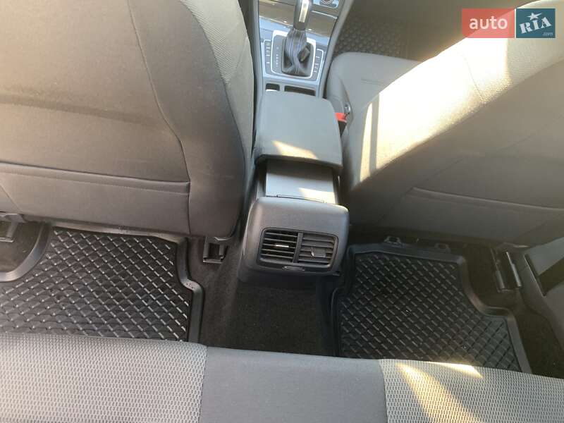 Хетчбек Volkswagen e-Golf 2020 в Хмельницькому фото 23 Хетчбек Volkswagen e-Golf 2020 в Хмельницькому