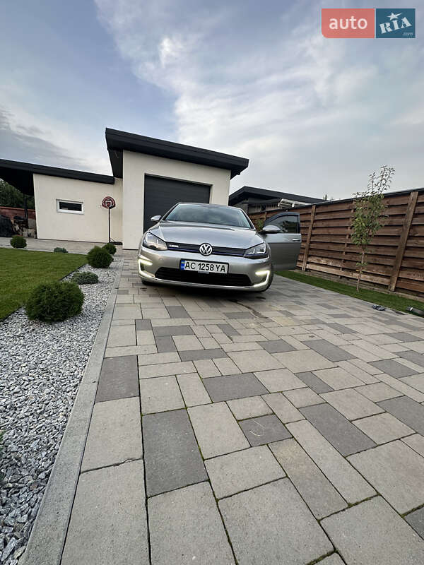 Хетчбек Volkswagen e-Golf 2014 в Луцьку