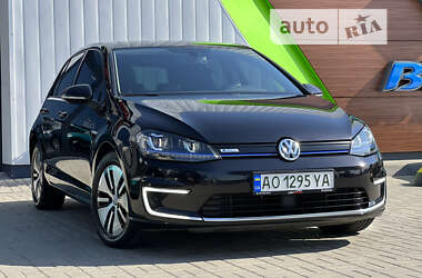 Хэтчбек Volkswagen e-Golf 2015 в Ужгороде