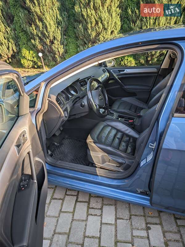 Хетчбек Volkswagen e-Golf 2015 в Львові