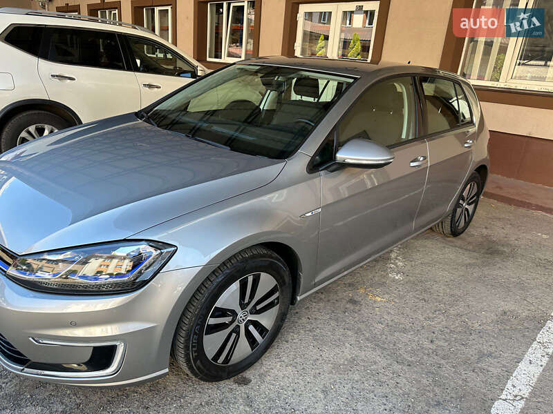 Хэтчбек Volkswagen e-Golf 2018 в Черновцах