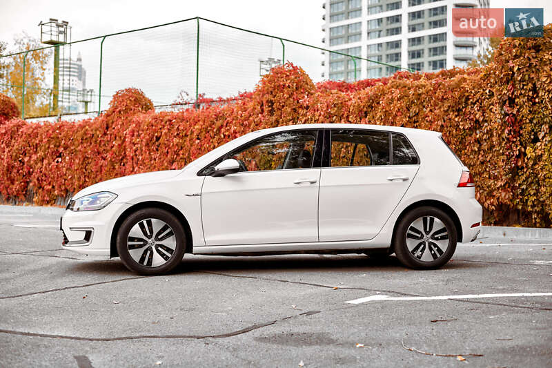 Хетчбек Volkswagen e-Golf 2020 в Дніпрі