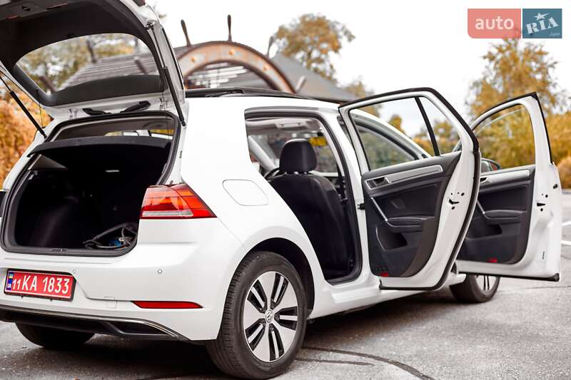Хетчбек Volkswagen e-Golf 2020 в Дніпрі
