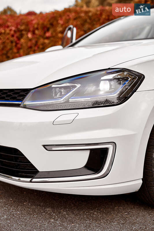 Хетчбек Volkswagen e-Golf 2020 в Дніпрі