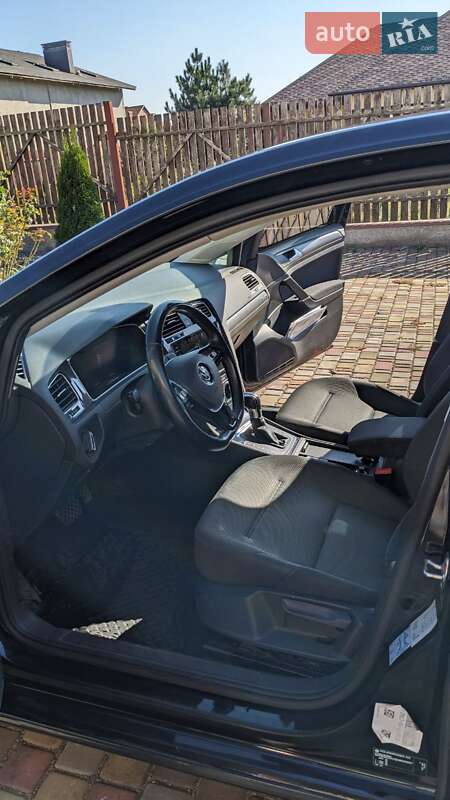 Хетчбек Volkswagen e-Golf 2017 в Кривому Розі