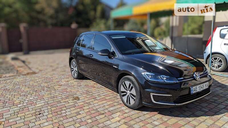 Хэтчбек Volkswagen e-Golf 2017 в Кривом Роге