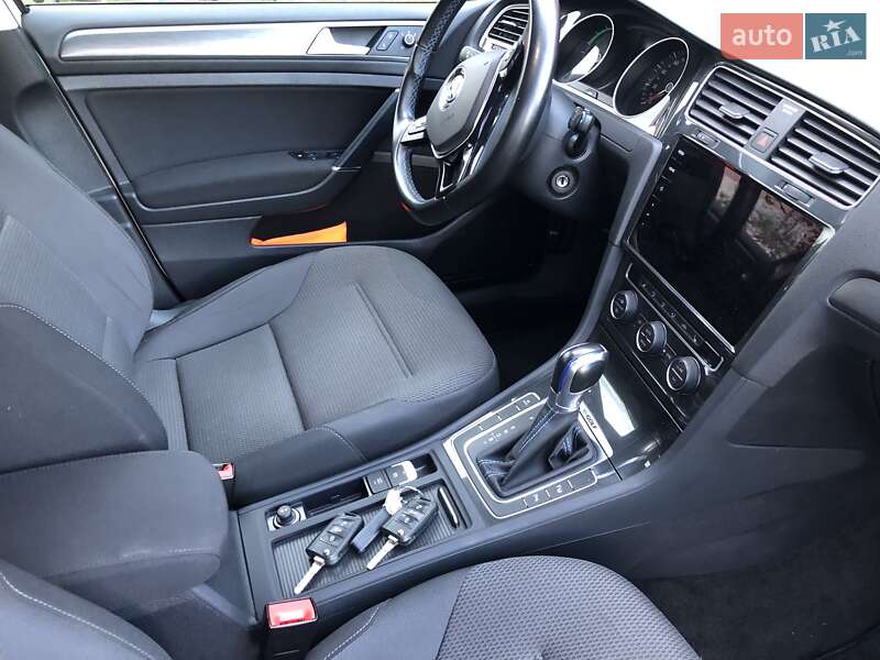 Хетчбек Volkswagen e-Golf 2019 в Камені-Каширському