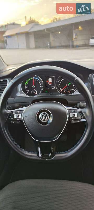 Хетчбек Volkswagen e-Golf 2017 в Хмельницькому