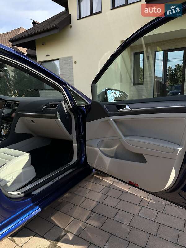 Хэтчбек Volkswagen e-Golf 2017 в Виннице фото 12 Хэтчбек Volkswagen e-Golf 2017 в Виннице