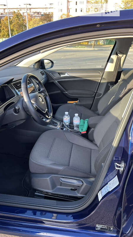 Хетчбек Volkswagen e-Golf 2018 в Києві