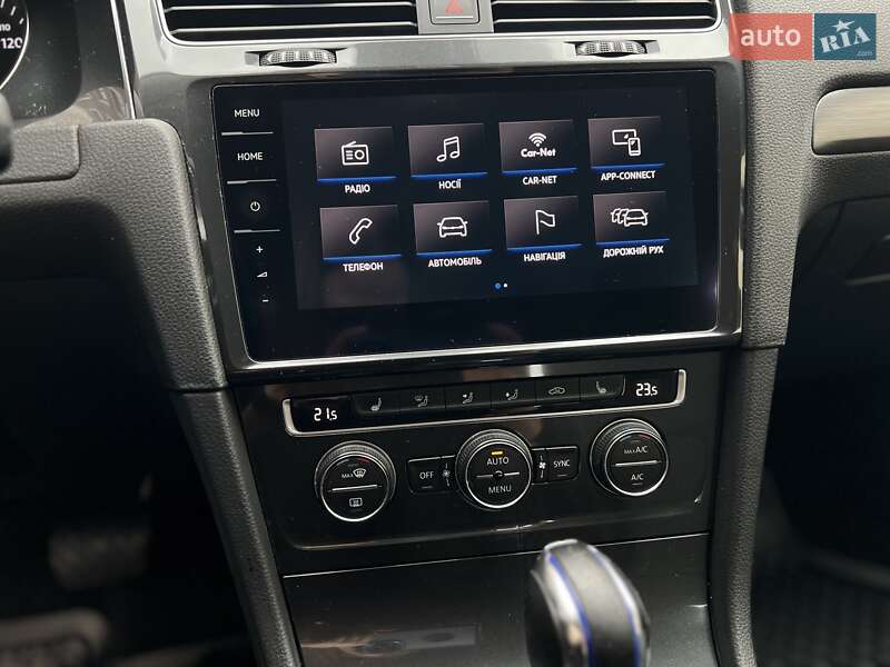 Хетчбек Volkswagen e-Golf 2017 в Софіївській Борщагівці