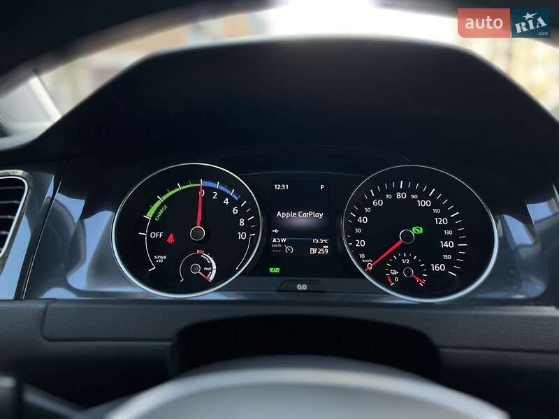 Хетчбек Volkswagen e-Golf 2017 в Софіївській Борщагівці