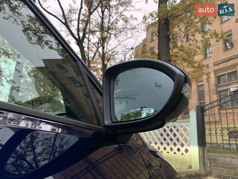 Хетчбек Volkswagen e-Golf 2019 в Києві