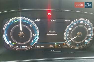 Хэтчбек Volkswagen e-Golf 2017 в 
