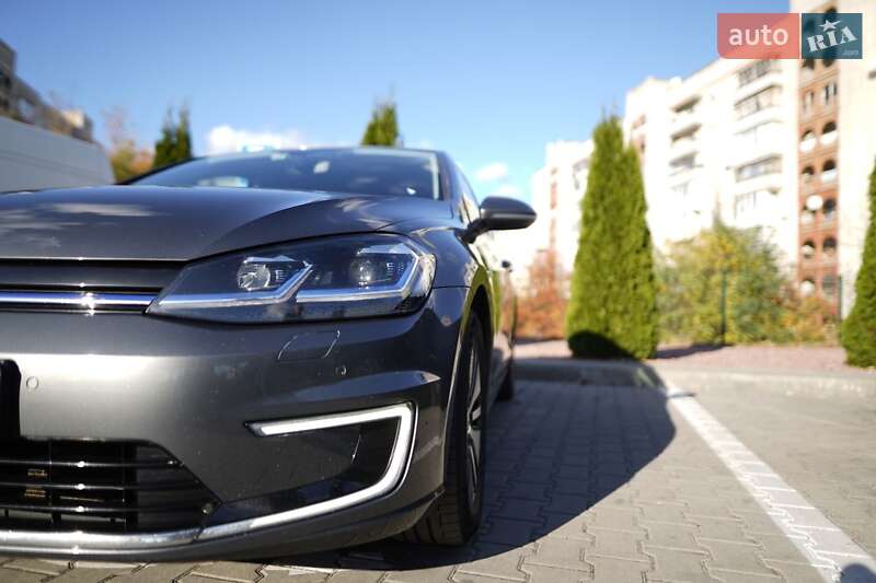 Хетчбек Volkswagen e-Golf 2018 в Житомирі
