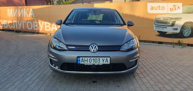 Хэтчбек Volkswagen e-Golf 2015 в Мирнограде