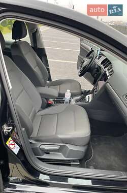 Хэтчбек Volkswagen e-Golf 2020 в 