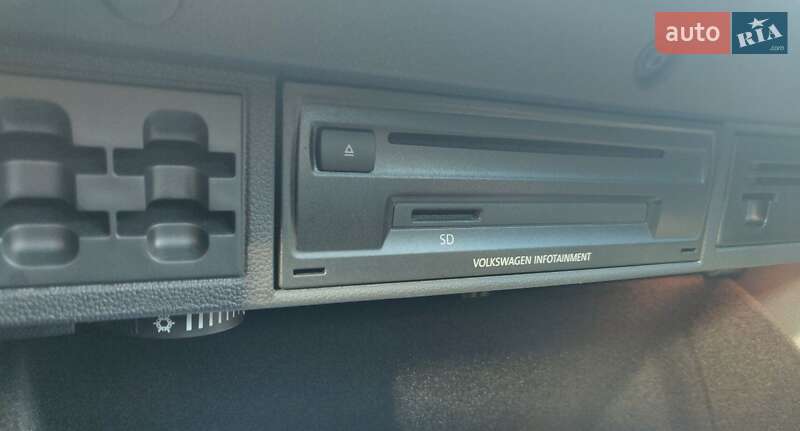 Хэтчбек Volkswagen e-Golf 2015 в Киеве