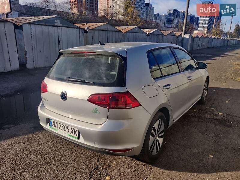 Хэтчбек Volkswagen e-Golf 2015 в Киеве